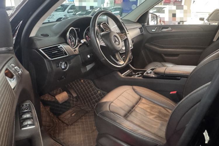 Used Mercedes-Benz GLE 2018 GLE 320 4MATIC Luxury Collection Edition Interior 3
