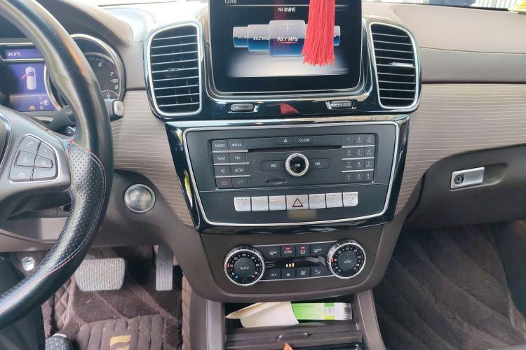 Used Mercedes-Benz GLE 2018 GLE 320 4MATIC Dynamic Edition Collector's Edition Interior 3