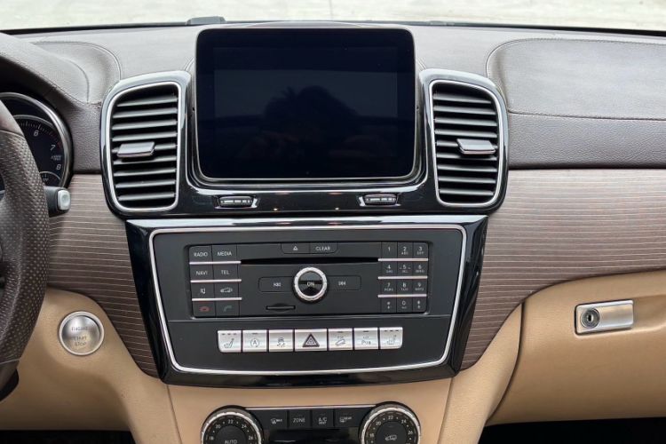 Used Mercedes-Benz GLE 2018 GLE 320 4MATIC Dynamic Edition Collector's Edition Interior 3