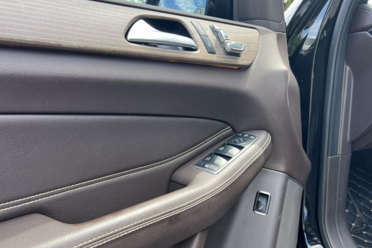 Used Mercedes-Benz GLE 2018 GLE 320 4MATIC Dynamic Edition Collector's Edition Interior 4