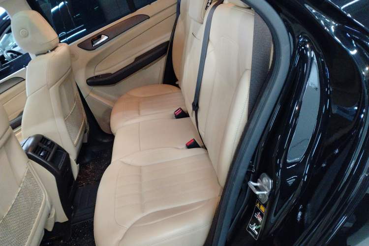 Used Mercedes-Benz GLE 2018 GLE 320 4MATIC Dynamic Edition Collector's Edition Interior 4