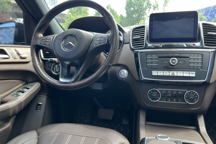 Used Mercedes-Benz GLE 2018 GLE 320 4MATIC Dynamic Edition Collector's Edition Interior 5