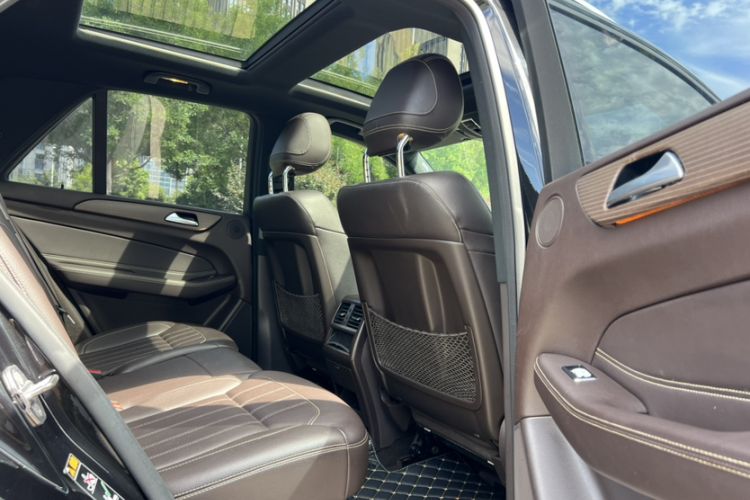 Used Mercedes-Benz GLE 2018 GLE 320 4MATIC Dynamic Edition Collector's Edition Interior 6