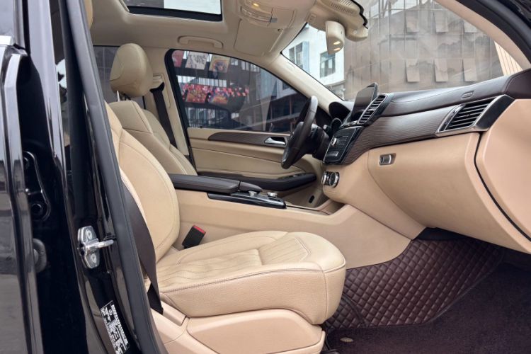 Used Mercedes-Benz GLE 2018 GLE 320 4MATIC Dynamic Edition Collector's Edition Interior 8