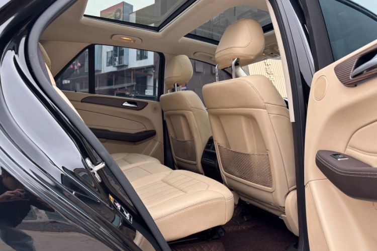 Used Mercedes-Benz GLE 2018 GLE 320 4MATIC Dynamic Edition Collector's Edition Interior 9
