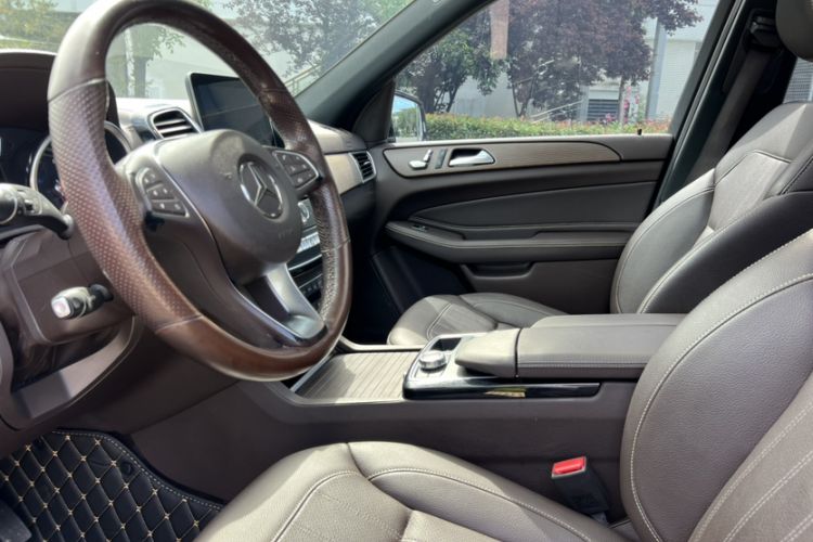 Used Mercedes-Benz GLE 2018 GLE 320 4MATIC Dynamic Edition Collector's Edition Interior 9