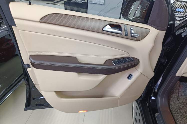 Used Mercedes-Benz GLE 2018 GLE 320 4MATIC Dynamic Edition Collector's Edition Left Front Door Interior