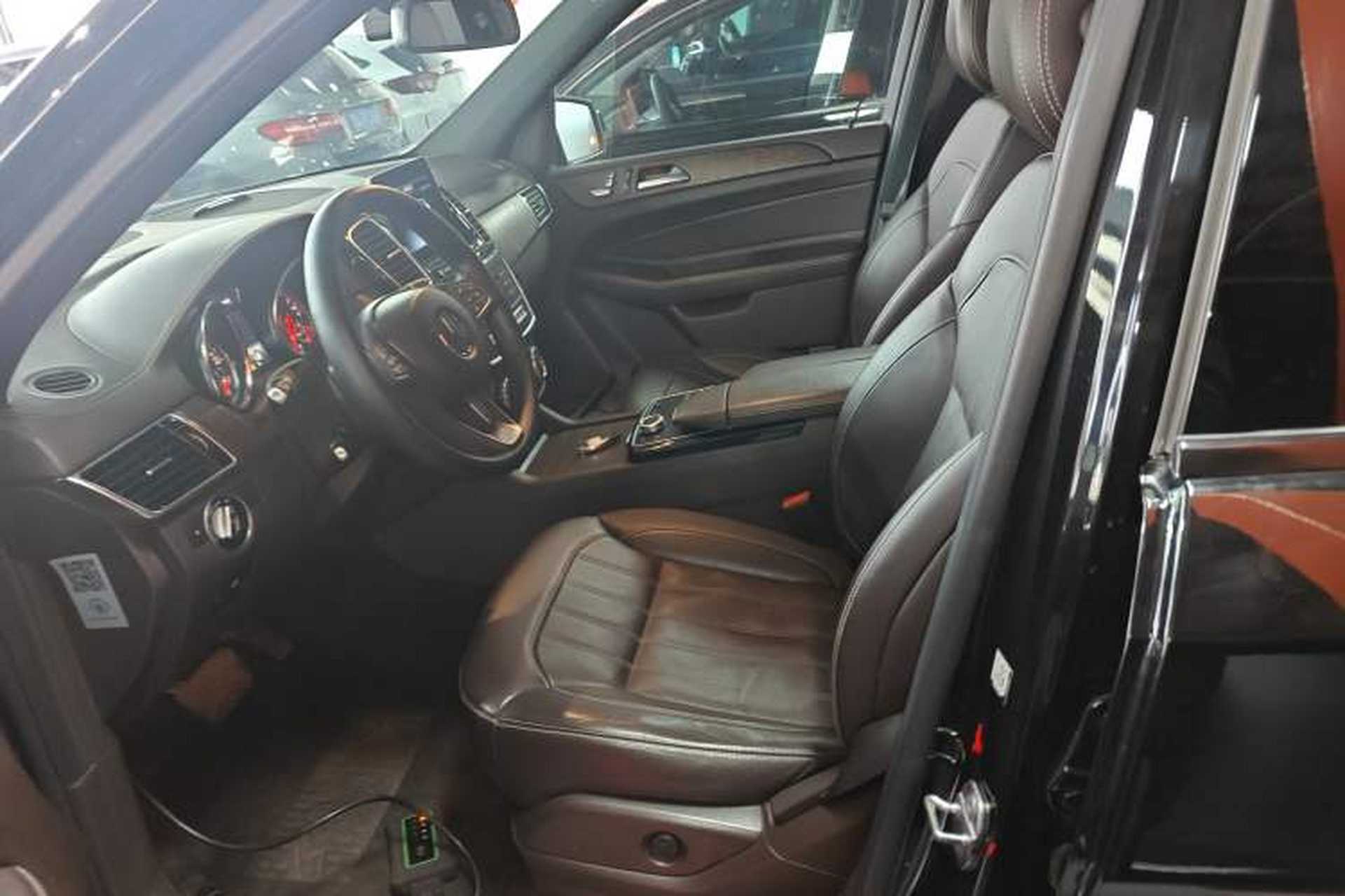 Used Mercedes-Benz GLE 2018 GLE 400 4MATIC Exclusive Edition Left Front Seat