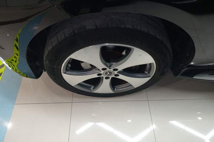 Used Mercedes-Benz GLE 2018 GLE 320 4MATIC Dynamic Edition Collector's Edition Left Front Wheel Hub