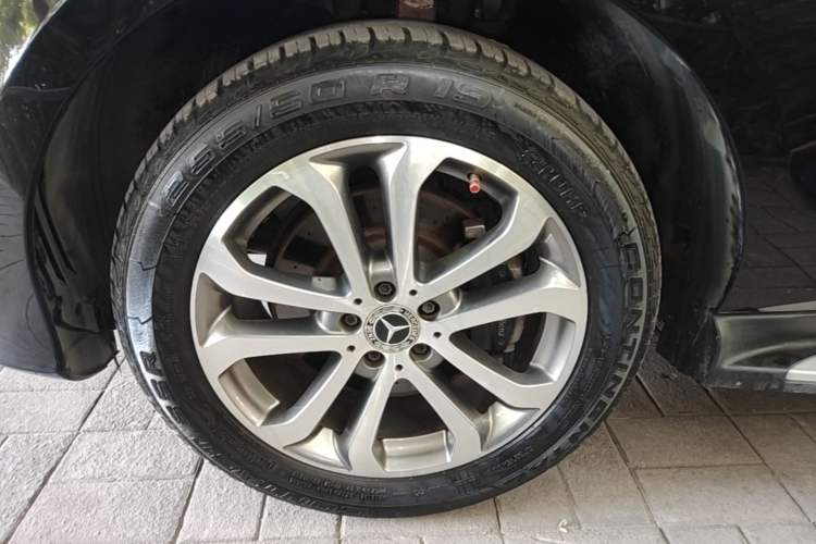 Used Mercedes-Benz GLE 2018 GLE 320 4MATIC Dynamic Edition Collector's Edition Left Front Wheel Hub