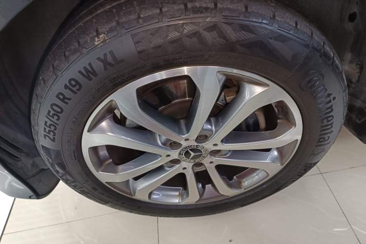 Used Mercedes-Benz GLE 2018 GLE 320 4MATIC Dynamic Edition Collector's Edition Left Front Wheel Hub