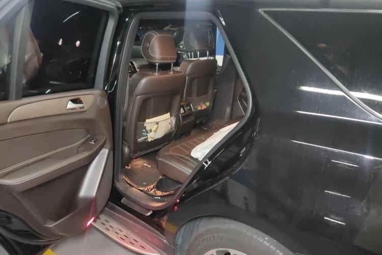 Used Mercedes-Benz GLE 2018 GLE 400 4MATIC Exclusive Edition Left Rear Seat