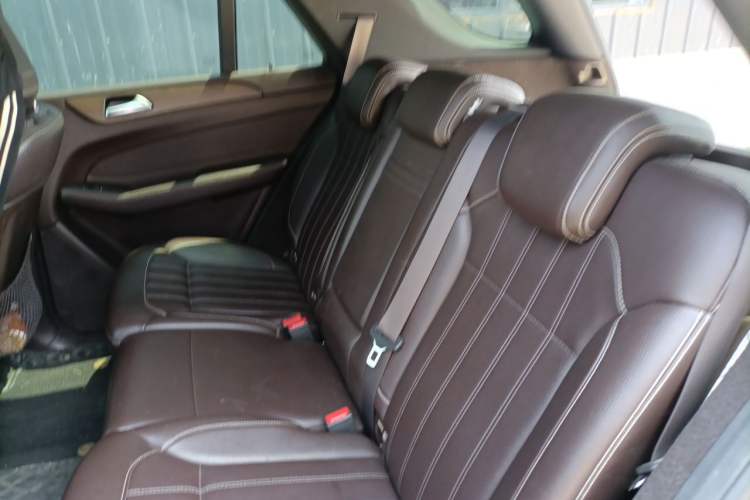 Used Mercedes-Benz GLE 2018 GLE 320 4MATIC Luxury Collection Edition Left Rear Seat