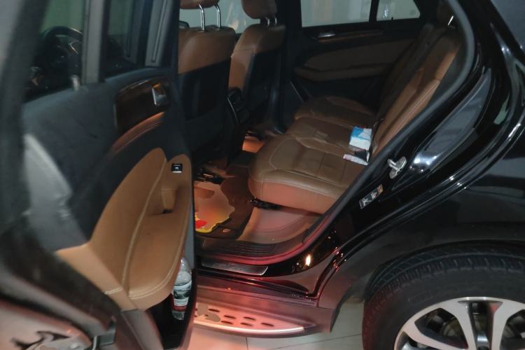 Used Mercedes-Benz GLE 2018 GLE 400 4MATIC Exclusive Edition Left Rear Seat