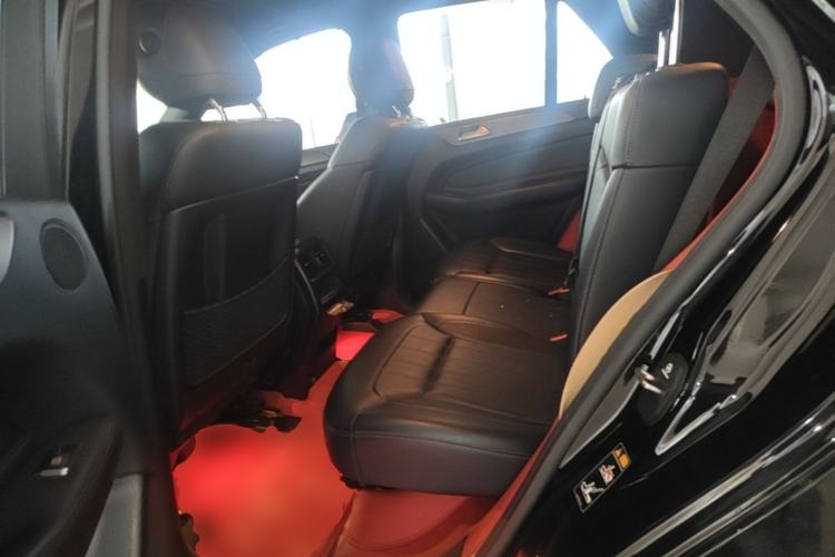 Used Mercedes-Benz GLE 2018 GLE 320 4MATIC Luxury Collection Edition Left Rear Seat