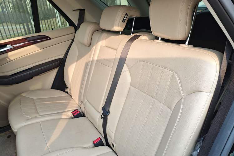 Used Mercedes-Benz GLE 2018 GLE 320 4MATIC Dynamic Edition Collector's Edition Left Rear Seat