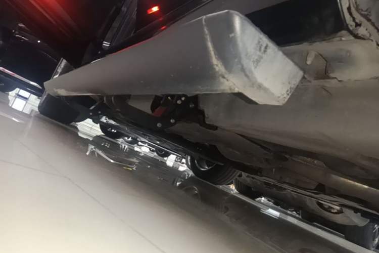 Used Mercedes-Benz GLE 2018 GLE 320 4MATIC Dynamic Edition Collector's Edition Left Side Sill