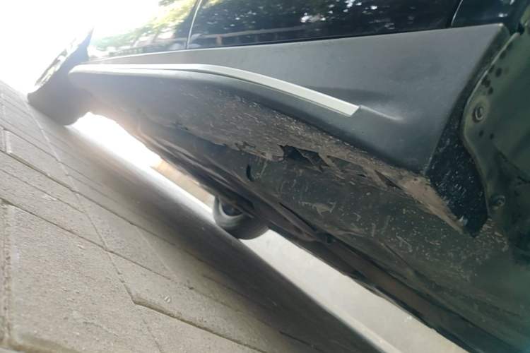 Used Mercedes-Benz GLE 2018 GLE 320 4MATIC Dynamic Edition Collector's Edition Left Side Sill