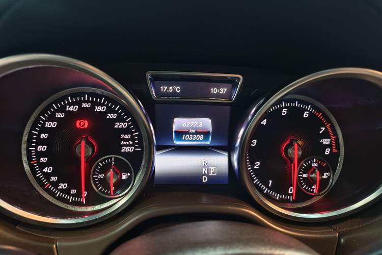 Used Mercedes-Benz GLE 2018 GLE 320 4MATIC Dynamic Edition Collector's Edition Odometer Close Up
