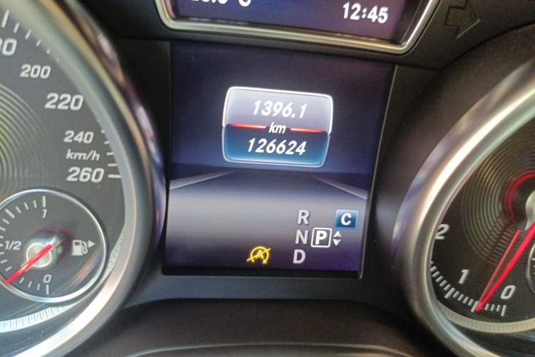 Used Mercedes-Benz GLE 2018 GLE 320 4MATIC Dynamic Edition Collector's Edition Odometer Close Up