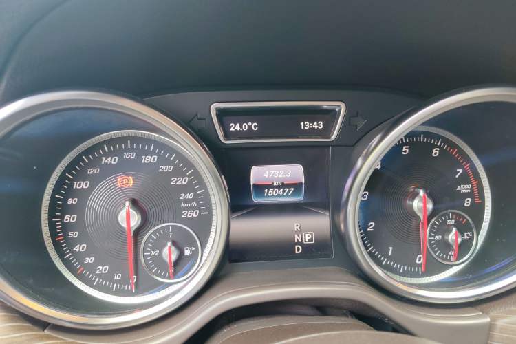 Used Mercedes-Benz GLE 2018 GLE 320 4MATIC Dynamic Edition Collector's Edition Odometer Close Up