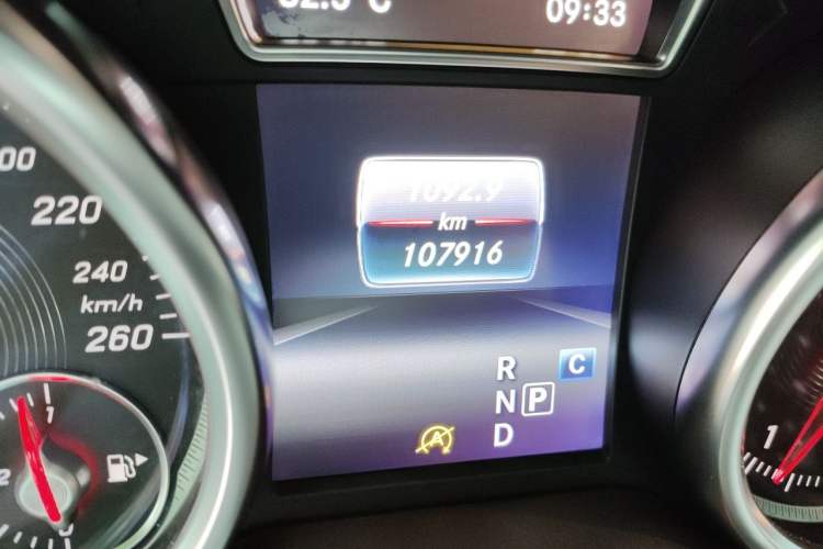 Used Mercedes-Benz GLE 2018 GLE 400 4MATIC Exclusive Edition Odometer Close Up
