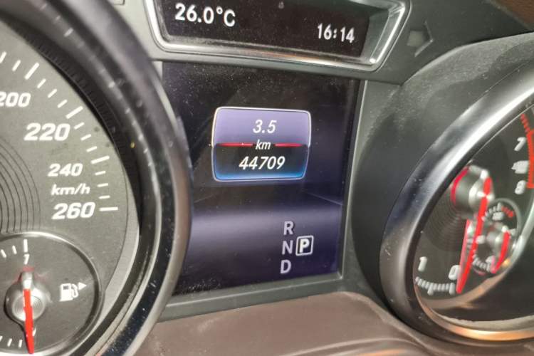 Used Mercedes-Benz GLE 2018 GLE 320 4MATIC Dynamic Edition Collector's Edition Odometer Close Up