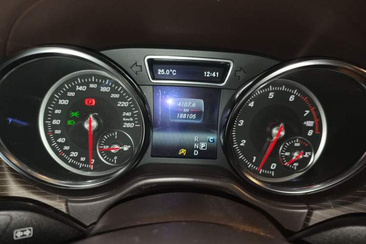 Used Mercedes-Benz GLE 2018 GLE 320 4MATIC Dynamic Edition Collector's Edition Odometer Close Up