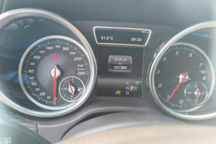 Used Mercedes-Benz GLE 2018 GLE 320 4MATIC Dynamic Edition Collector's Edition Odometer Close Up