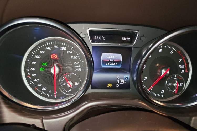 Used Mercedes-Benz GLE 2018 GLE 320 4MATIC Dynamic Edition Collector's Edition Odometer Close Up