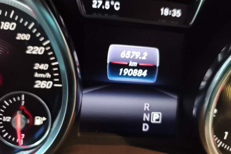 Used Mercedes-Benz GLE 2018 GLE 320 4MATIC Dynamic Edition Collector's Edition Odometer Close Up
