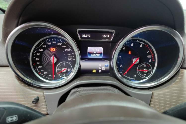 Used Mercedes-Benz GLE 2018 GLE 320 4MATIC Dynamic Edition Collector's Edition Odometer Close Up