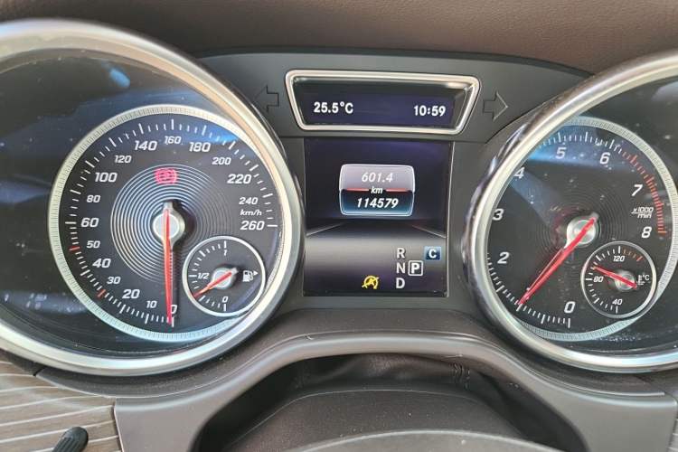 Used Mercedes-Benz GLE 2018 GLE 320 4MATIC Dynamic Edition Collector's Edition Odometer Close Up
