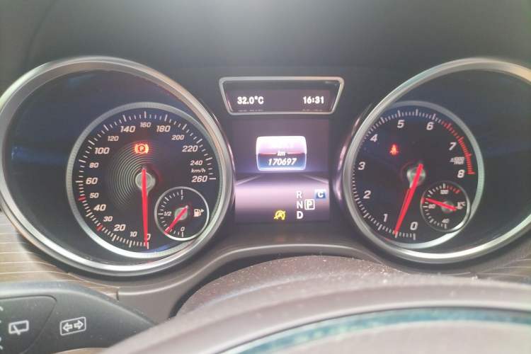 Used Mercedes-Benz GLE 2018 GLE 320 4MATIC Dynamic Edition Collector's Edition Odometer Close Up