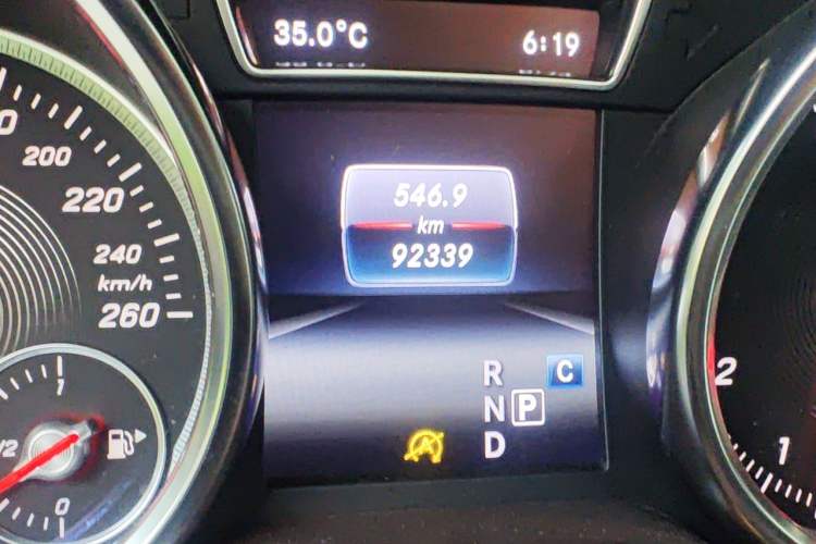Used Mercedes-Benz GLE 2018 GLE 320 4MATIC Dynamic Edition Collector's Edition Odometer Close Up