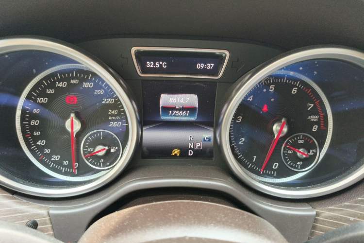 Used Mercedes-Benz GLE 2018 GLE 320 4MATIC Dynamic Edition Collector's Edition Odometer Close Up