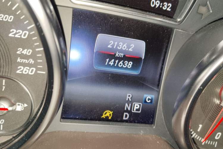 Used Mercedes-Benz GLE 2018 GLE 320 4MATIC Dynamic Edition Collector's Edition Odometer Close Up