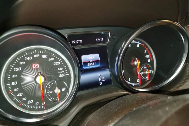 Used Mercedes-Benz GLE 2018 GLE 320 4MATIC Dynamic Edition Collector's Edition Odometer Close Up