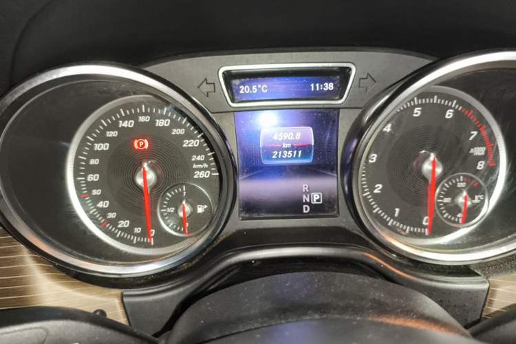Used Mercedes-Benz GLE 2018 GLE 320 4MATIC Dynamic Edition Collector's Edition Odometer Close Up