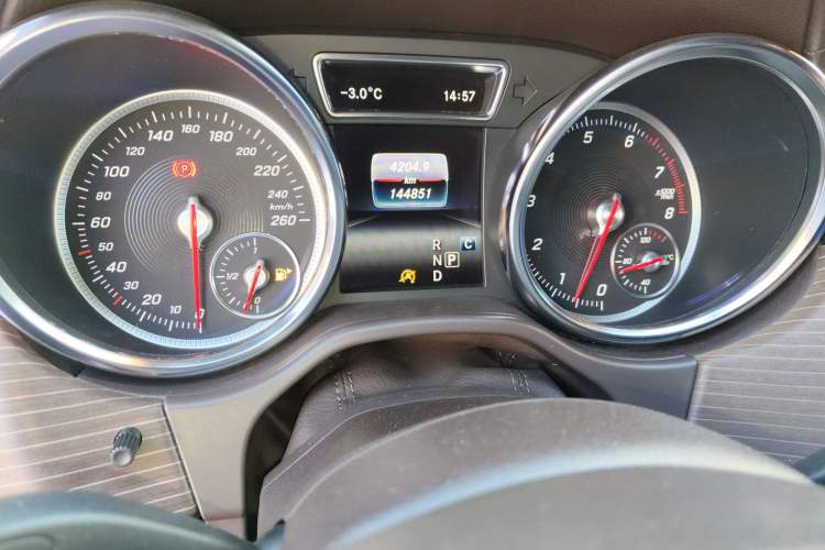 Used Mercedes-Benz GLE 2018 GLE 320 4MATIC Dynamic Edition Collector's Edition Odometer Close Up