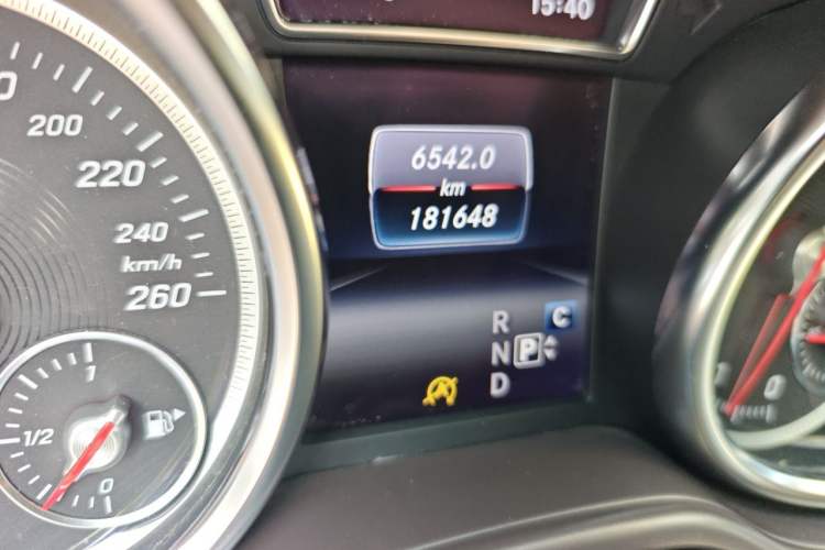 Used Mercedes-Benz GLE 2018 GLE 320 4MATIC Dynamic Edition Collector's Edition Odometer Close Up