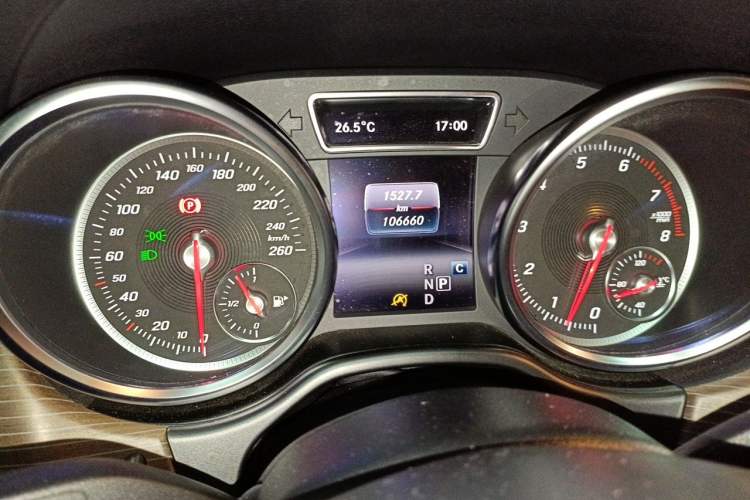 Used Mercedes-Benz GLE 2018 GLE 400 4MATIC Exclusive Edition Odometer Close Up