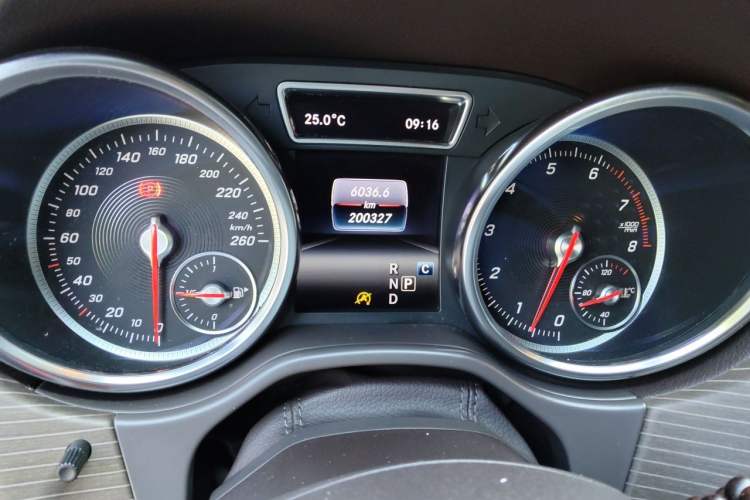 Used Mercedes-Benz GLE 2018 GLE 320 4MATIC Dynamic Edition Collector's Edition Odometer Close Up