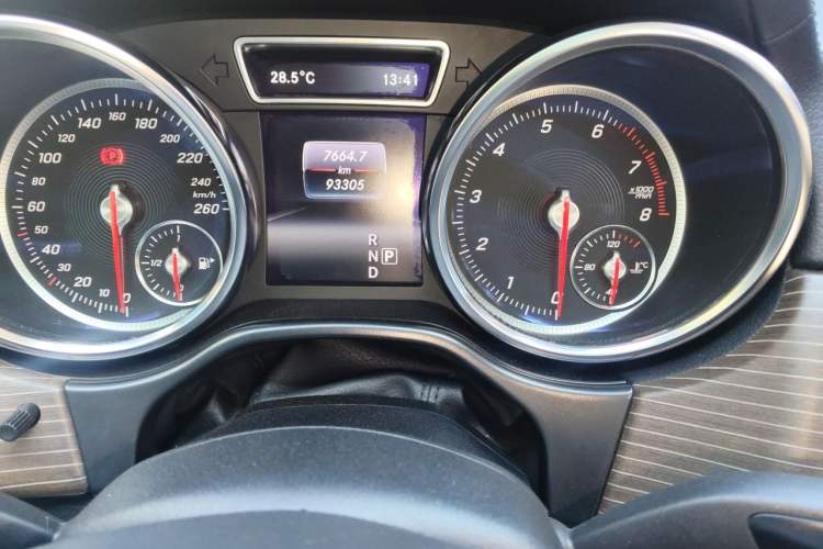 Used Mercedes-Benz GLE 2018 GLE 320 4MATIC Dynamic Edition Collector's Edition Odometer Close Up