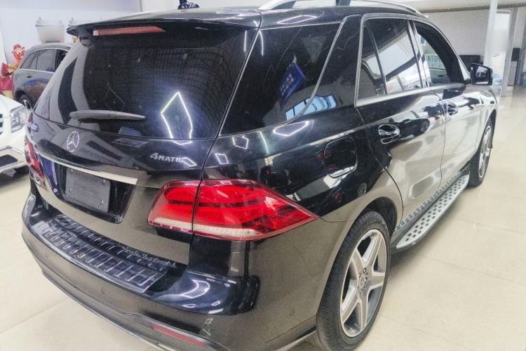 Used Mercedes-Benz GLE 2018 GLE 400 4MATIC Exclusive Edition Rear Right 45 Deg