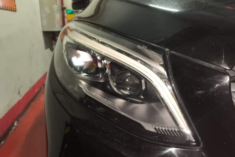 Used Mercedes-Benz GLE 2018 GLE 400 4MATIC Exclusive Edition Right Front Headlight