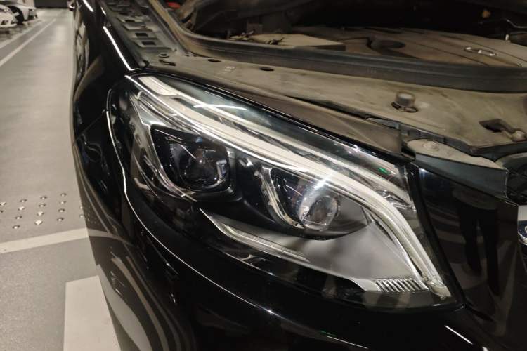 Used Mercedes-Benz GLE 2018 GLE 320 4MATIC Dynamic Edition Collector's Edition Right Front Headlight