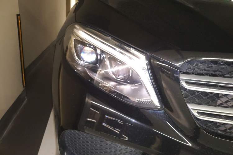 Used Mercedes-Benz GLE 2018 GLE 320 4MATIC Dynamic Edition Collector's Edition Right Front Headlight