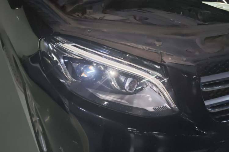 Used Mercedes-Benz GLE 2018 GLE 320 4MATIC Dynamic Edition Collector's Edition Right Front Headlight
