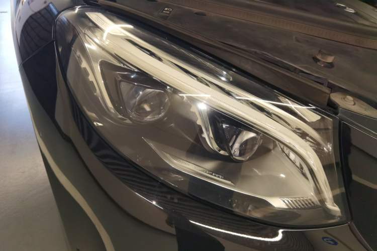 Used Mercedes-Benz GLE 2018 GLE 320 4MATIC Dynamic Edition Collector's Edition Right Front Headlight